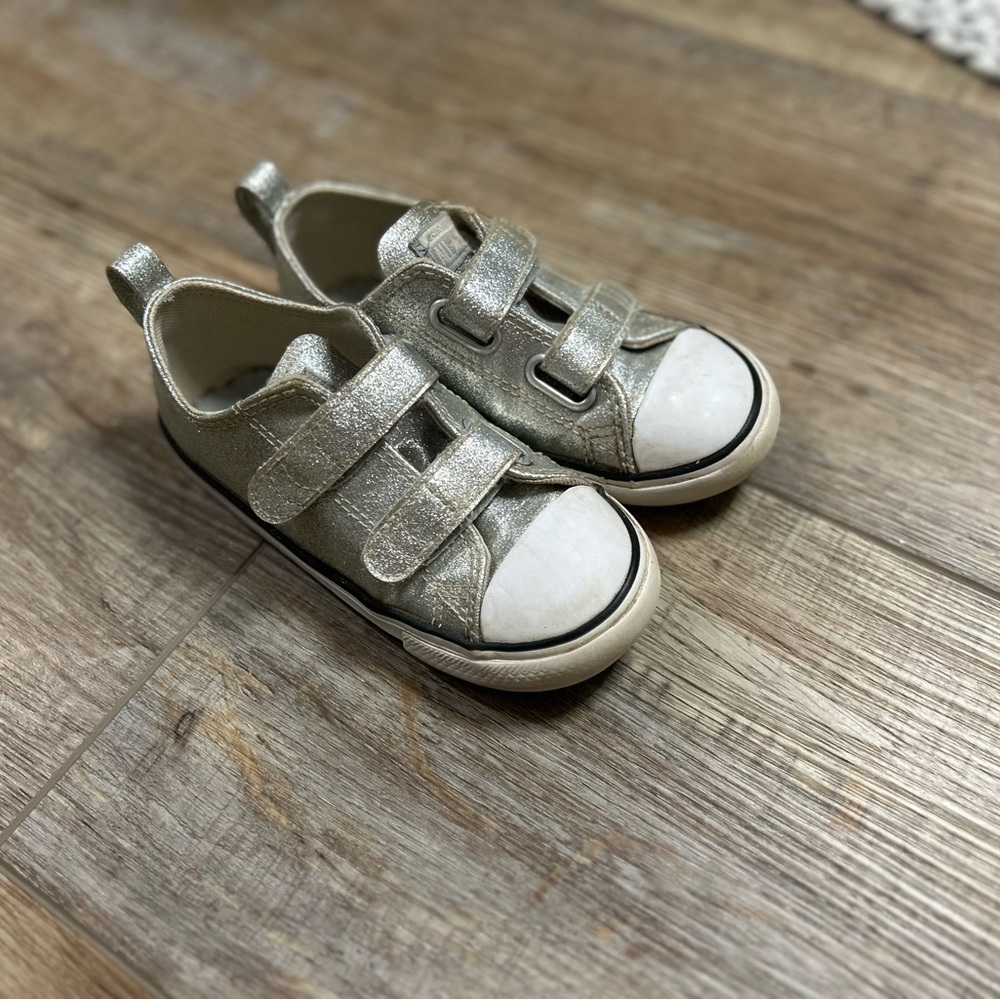 Converse silver glitter